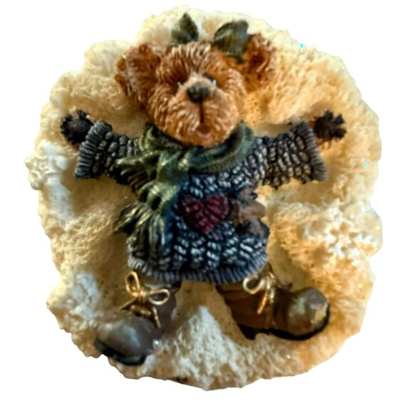Boyds Bears Bearwear Brooch Pin Bailey 26029 Snow Angel Resin With Scarf - Picture 1 of 4
